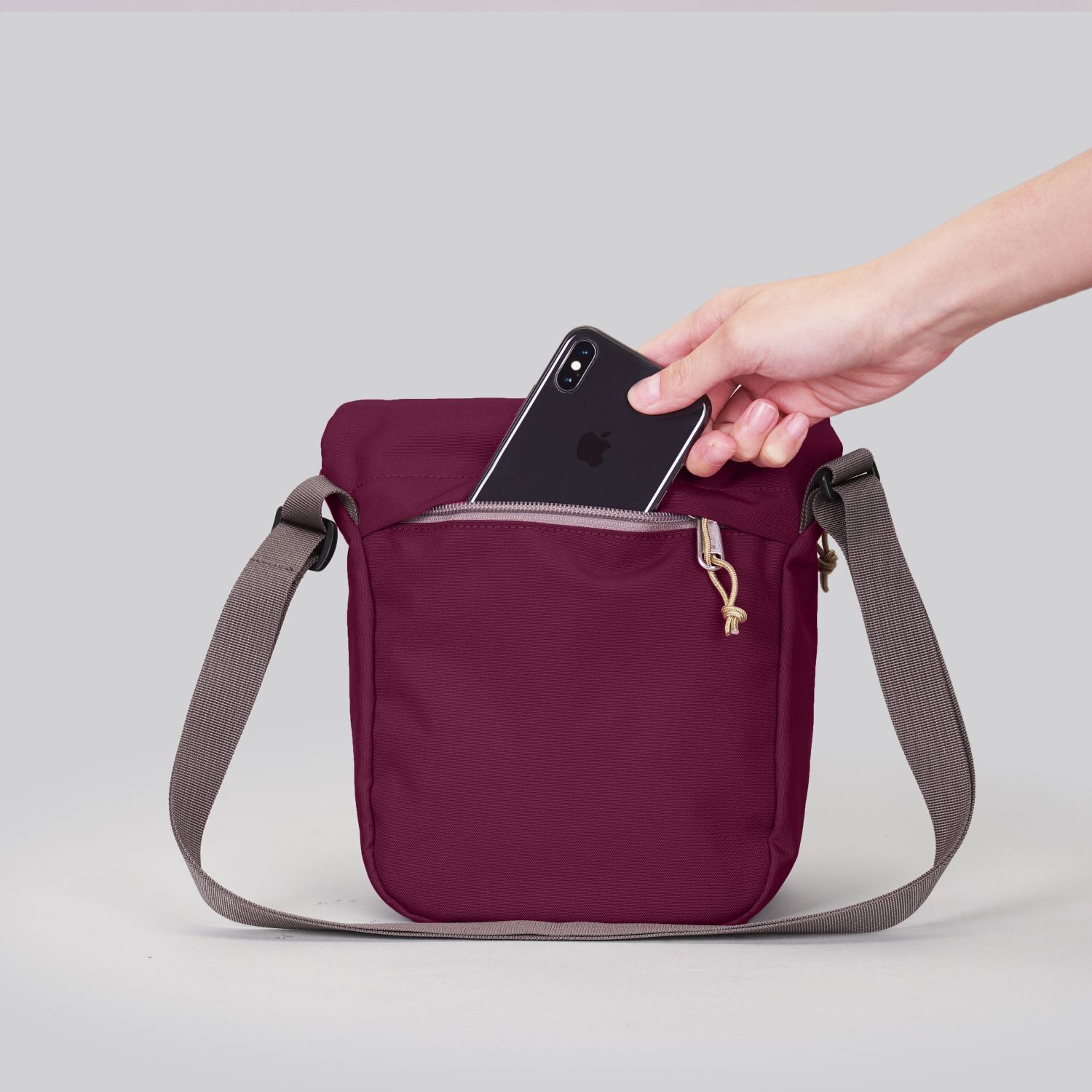 hellolulu sling bag